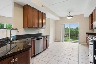 405 Village Green Ct, Lincolnshire, IL 60069 - Photo 5