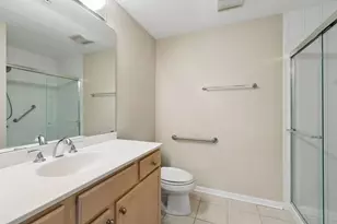 405 Village Green Ct, Lincolnshire, IL 60069 - Photo 17