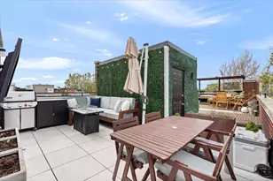 821 W Roscoe St, Chicago, IL 60657 - Photo 3