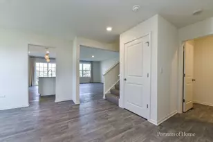 2068 Canyon Creek Ct, Aurora, IL 60503 - Photo 5