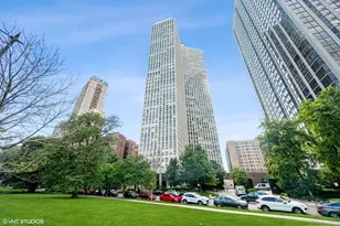 2626 N Lakeview Ave, Chicago, IL 60614 - Photo 1
