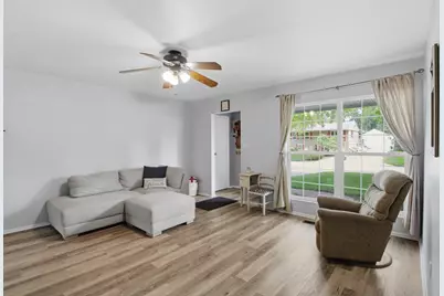 [Address not provided], Champaign, IL 61821 - Photo 3