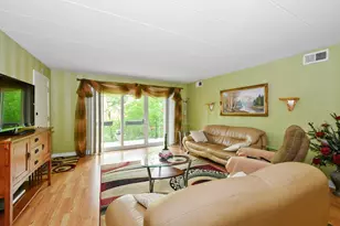 8604 W 95th Pl, Hickory Hills, IL 60457 - Photo 9