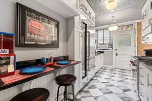 609 W Addison St, Chicago, IL 60613 - Photo 11