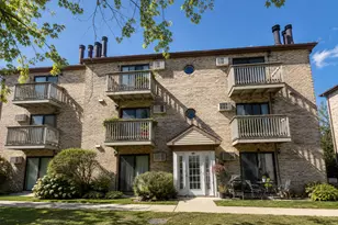431 E Osage Ln, Palatine, IL 60074 - Photo 1