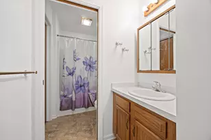 2284 Briarhill Dr, Naperville, IL 60565 - Photo 15