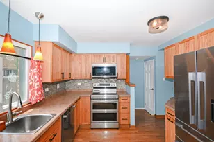 18W177 Lowell Ln, Villa Park, IL 60181 - Photo 7