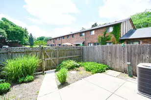 18W177 Lowell Ln, Villa Park, IL 60181 - Photo 3