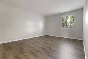 557 E Shag Bark Ln, Streamwood, IL 60107 - Photo 13