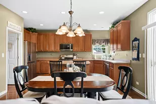 442 Winterberry Dr, Yorkville, IL 60560 - Photo 7