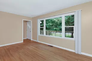 7N092 Smith St, South Elgin, IL 60177 - Photo 3