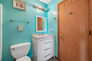 949 E Savannah Dr, Romeoville, IL 60446 - Photo 9