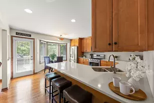14306 S Blue Spruce Ct, Orland Park, IL 60462 - Photo 9