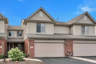 8233 Pecan Pl, Frankfort, IL 60423 - Photo 1