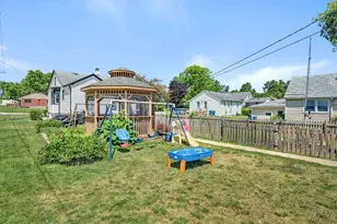 1700 Cora St, Crest Hill, IL 60403 - Photo 23