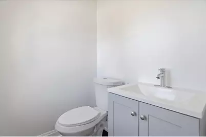297 E Lakeview Avenue, Round Lake Beach, IL 60073 - Photo 25