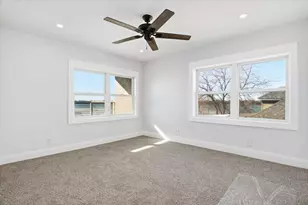 297 E Lakeview Ave, Round Lake Beach, IL 60073 - Photo 35