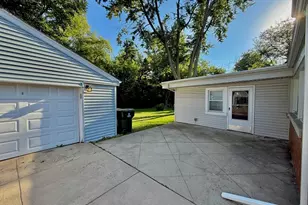 2045 Downey Rd, Homewood, IL 60430 - Photo 17