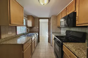 340 N Illinois Ave, Glenwood, IL 60425 - Photo 5