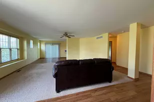 5692 Hearthside Dr, Bourbonnais, IL 60914 - Photo 5