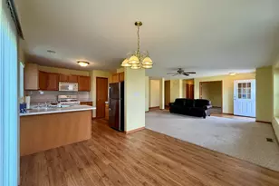 5692 Hearthside Dr, Bourbonnais, IL 60914 - Photo 9