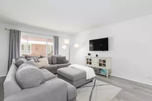 336 S Maple St, Mount Prospect, IL 60056 - Photo 5