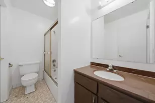 1720 Lakecliffe Dr, Wheaton, IL 60189 - Photo 11