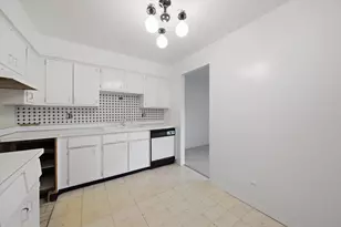 1720 Lakecliffe Dr, Wheaton, IL 60189 - Photo 9