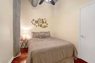 1151 W 14th Pl, Chicago, IL 60608 - Photo 17