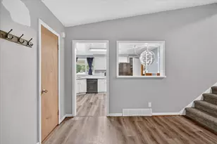628 High Terrace, Dekalb, IL 60115 - Photo 5