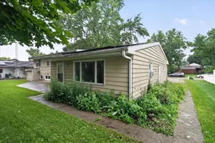 628 High Terrace, Dekalb, IL 60115 - Photo 3