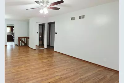 1907 W Golf Road #1B, Mount Prospect, IL 60056 - Photo 7