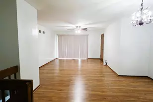 1907 W Golf Rd, Mount Prospect, IL 60056 - Photo 3