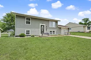 927 Timberline Dr, Danville, IL 61832 - Photo 3