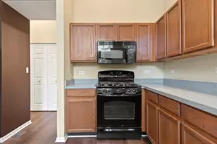 725 Littleton Trail, Elgin, IL 60120 - Photo 9
