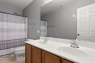 725 Littleton Trail, Elgin, IL 60120 - Photo 19
