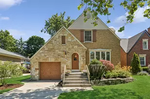 564 Selborne Rd, Riverside, IL 60546 - Photo 1