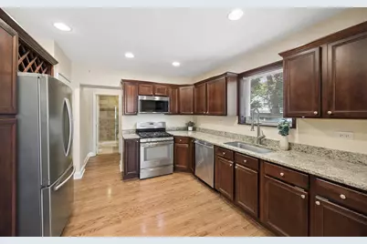 564 Selborne Road, Riverside, IL 60546 - Photo 3