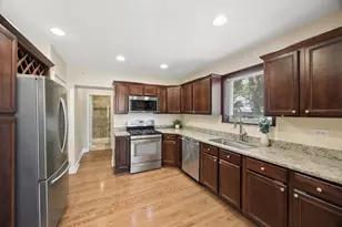 564 Selborne Rd, Riverside, IL 60546 - Photo 3
