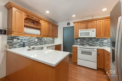 8 E Gartner Road, Naperville, IL 60540 - Photo 13