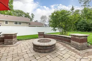 8 E Gartner Rd, Naperville, IL 60540 - Photo 33
