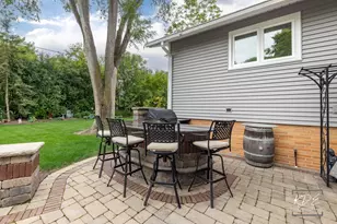 8 E Gartner Rd, Naperville, IL 60540 - Photo 31