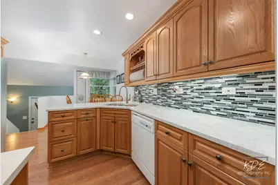 8 E Gartner Road, Naperville, IL 60540 - Photo 11