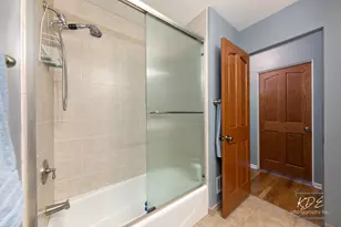 8 E Gartner Rd, Naperville, IL 60540 - Photo 21