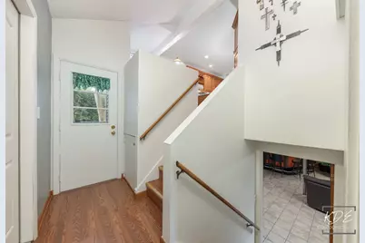 8 E Gartner Road, Naperville, IL 60540 - Photo 23