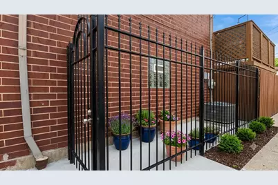 2805 S Stewart Avenue, Chicago, IL 60616 - Photo 3