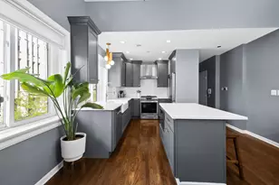 3325 N Lincoln Ave, Chicago, IL 60657 - Photo 9