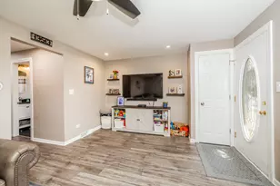 10948 S Albany Ave, Chicago, IL 60655 - Photo 7