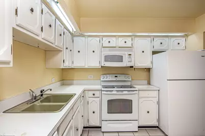 5840 W 104th Street #214, Oak Lawn, IL 60453 - Photo 9