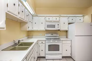 5840 W 104th St, Oak Lawn, IL 60453 - Photo 9